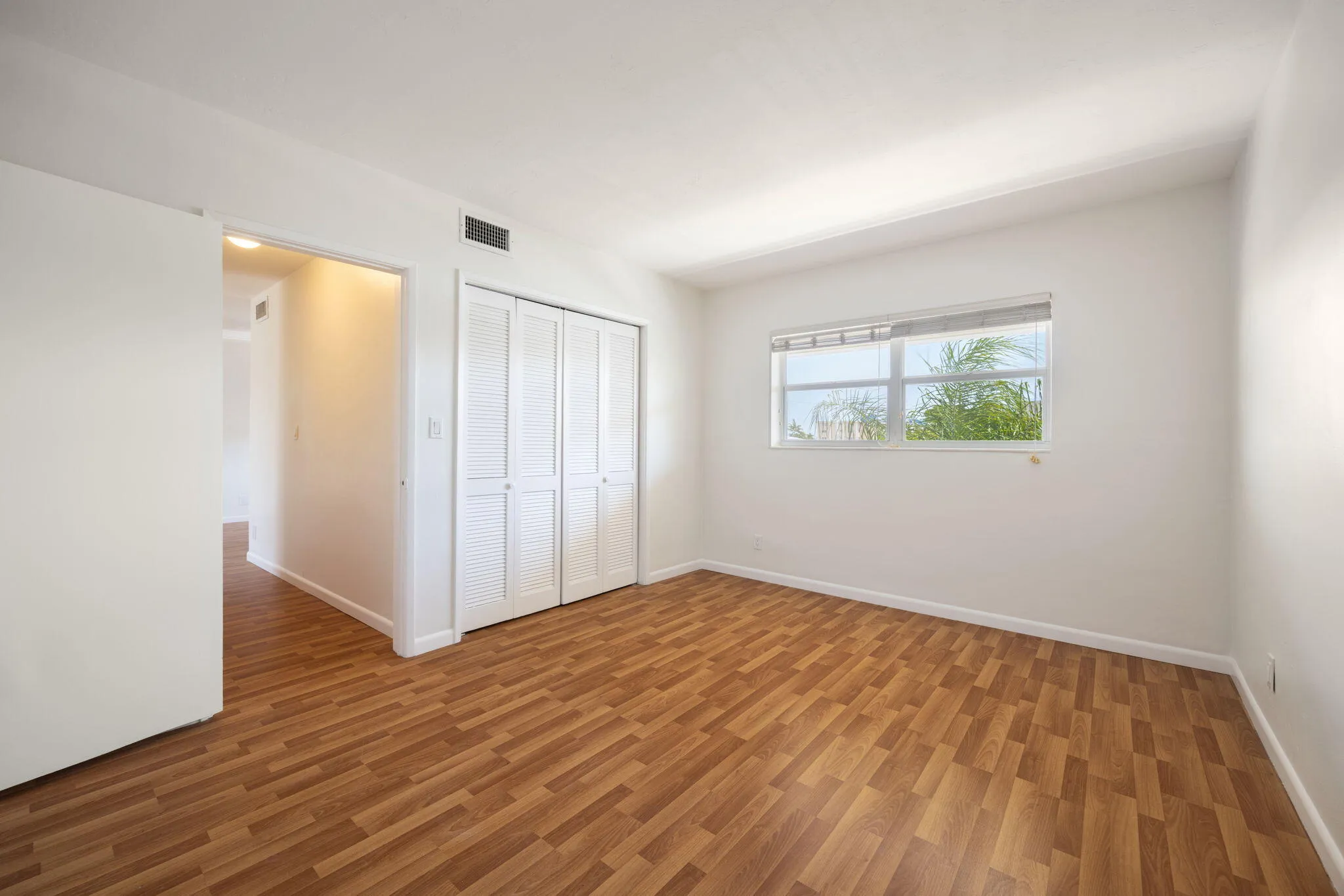 bedroom photo 2