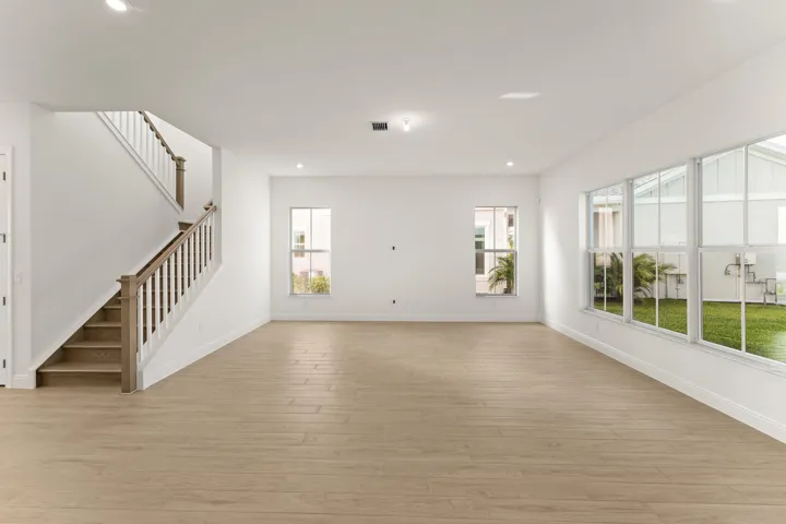 US_SEF_BELLIS_LOT 201_GREAT ROOM