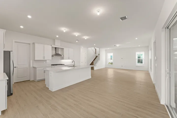 US_SEF_BELLIS_LOT 201_DINING ROOM
