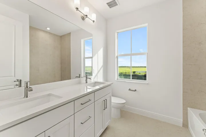 US_SEF_BELLIS_LOT 201_BATH 2
