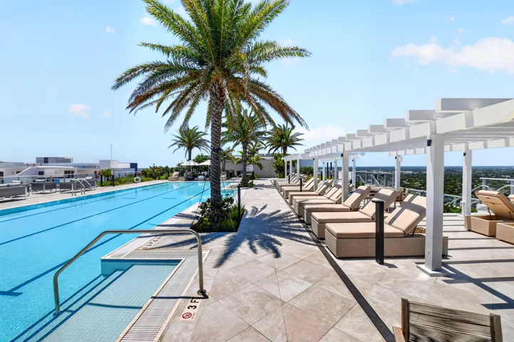 Amenities roof top pool