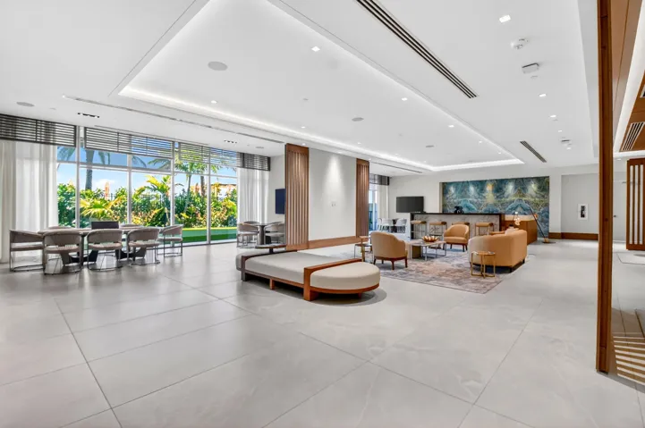 Amenities sixth floor lounge