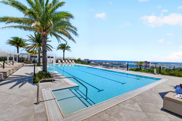Amenities roof top pool