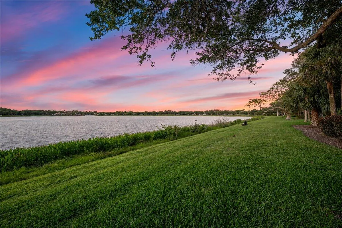 Stunning Lake Views