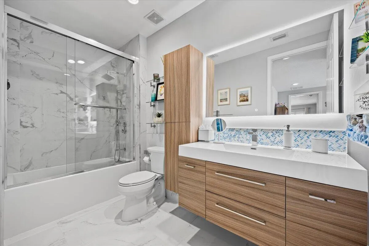 2nd Bathroom