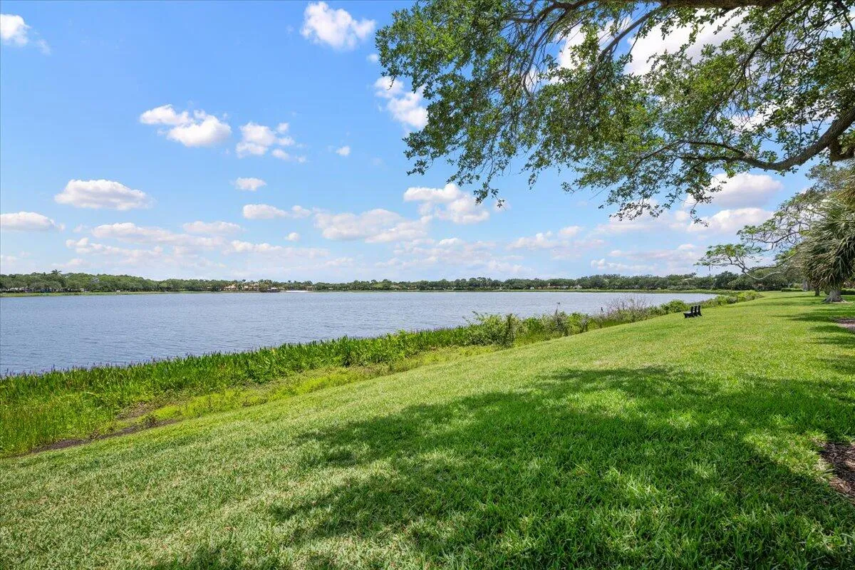 Stunning Lake Views