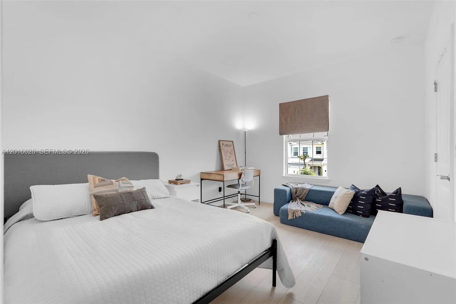 Photo 34