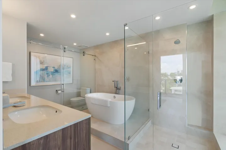 Guest Bath 1