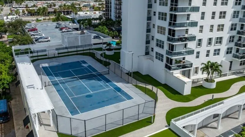 tennis/pickleball court
