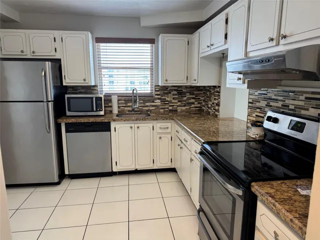 spacious kitchen