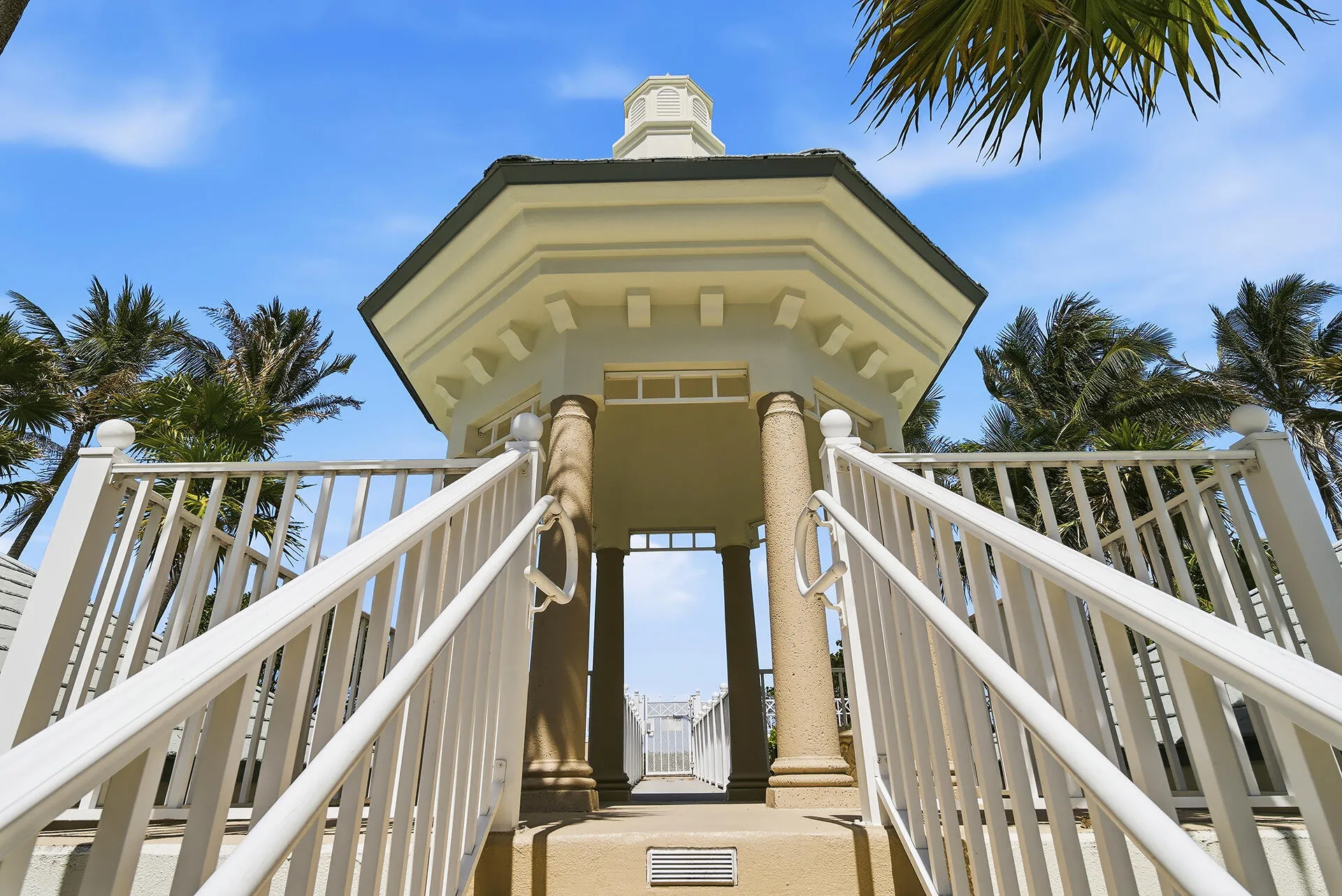 131-OCEAN-GRANDE-BLVD-APT-703-33477-053