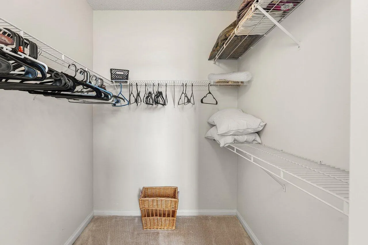 Closet 1