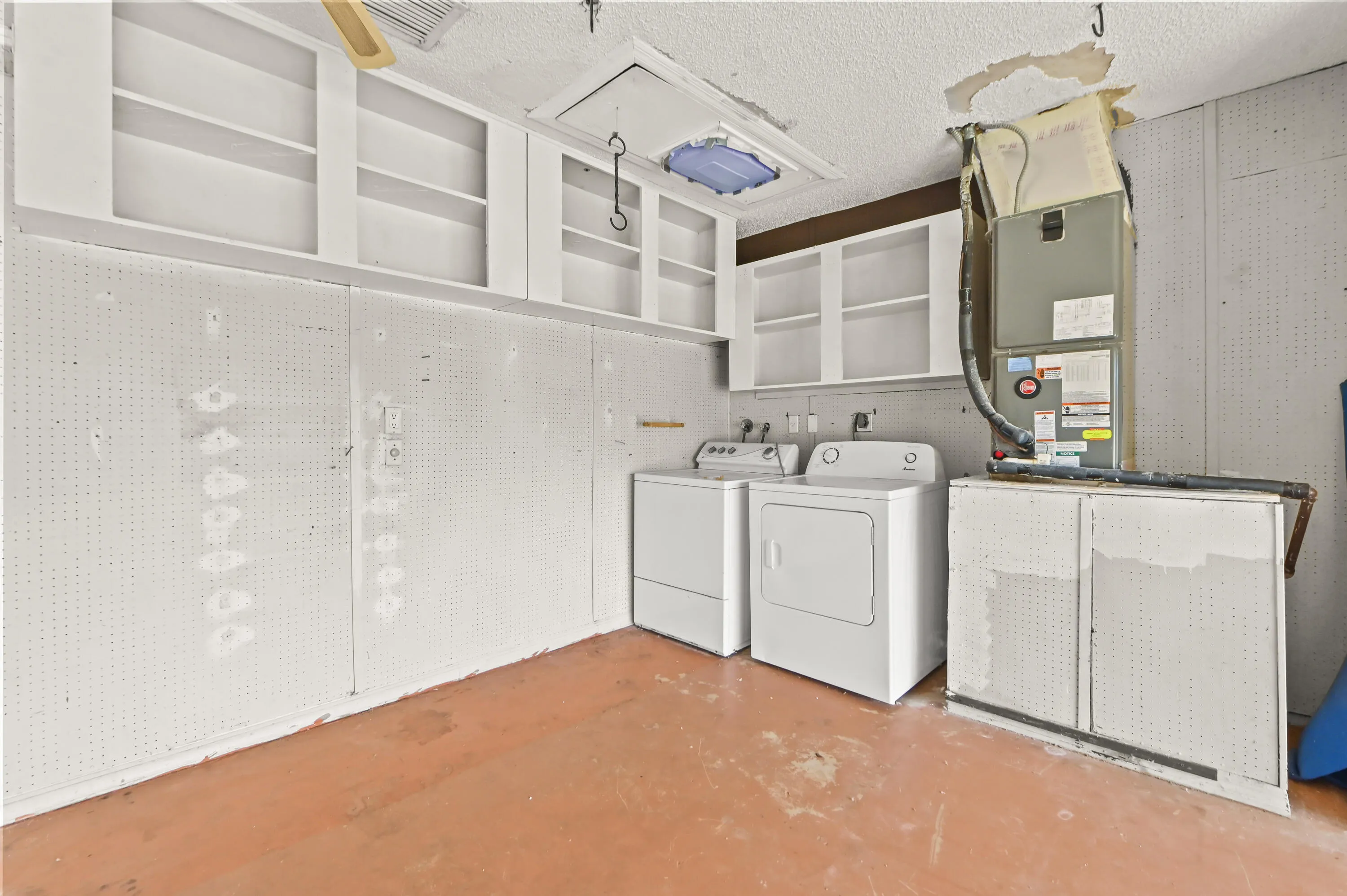 In Garage laundry