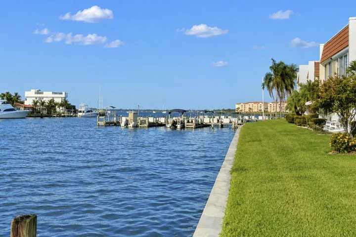 1351 Bayshore Dr-Exterior-3