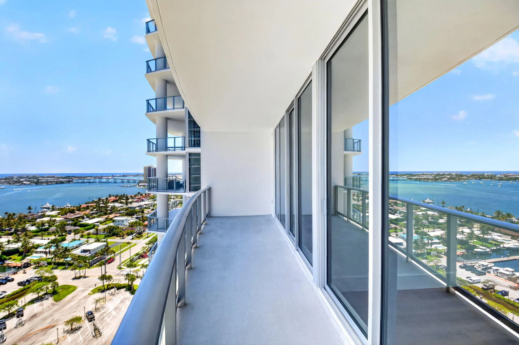 Livingroom balcony