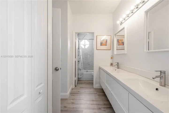 Jack and Jill bathroom, shares with bedroom 1 & 2