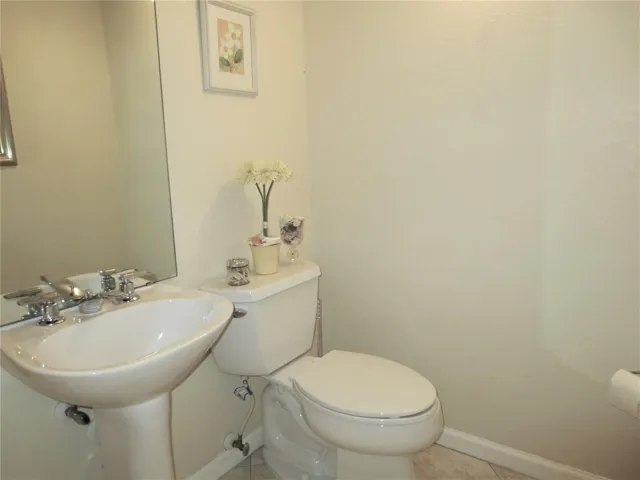 1st Floor 1/2 Bath