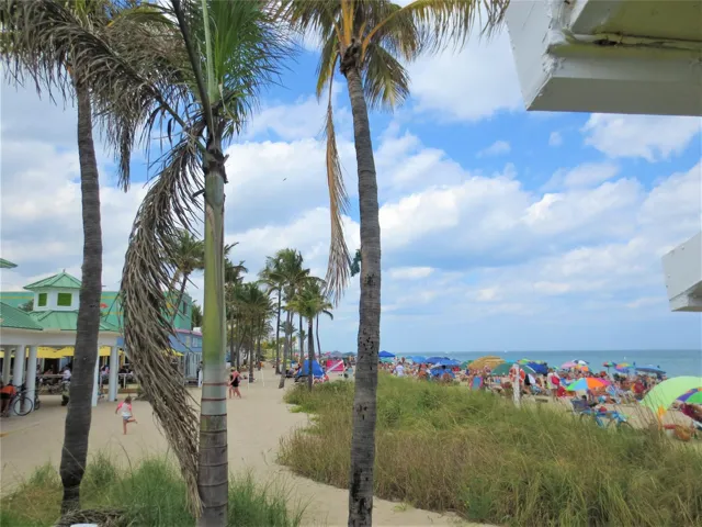 Lauderdale By The Sea Town Beach
