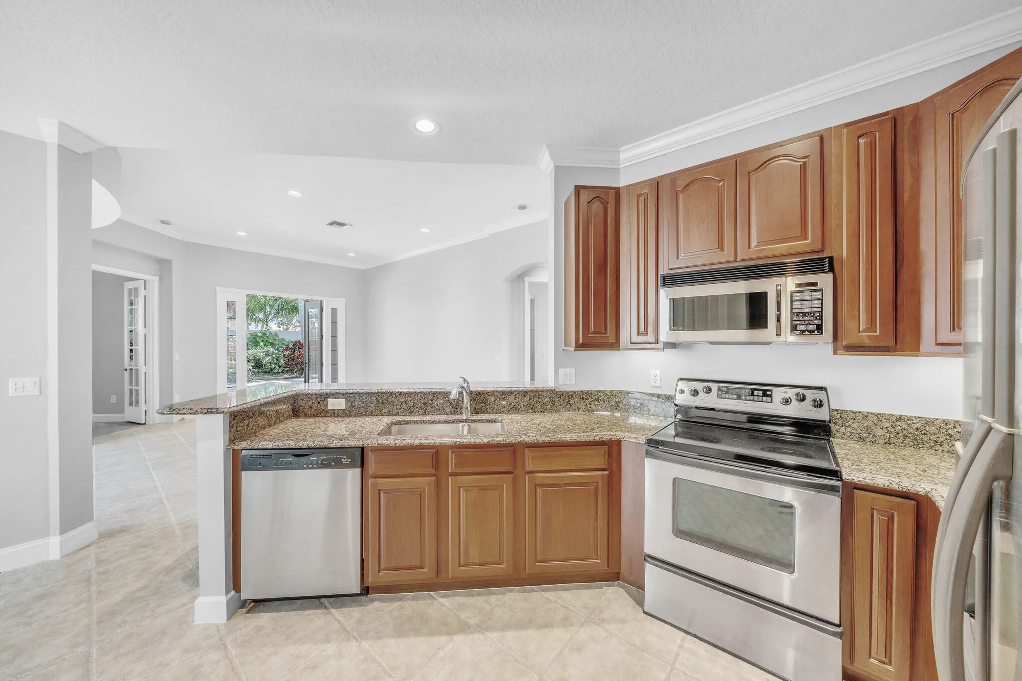 16 Kitchen (3)