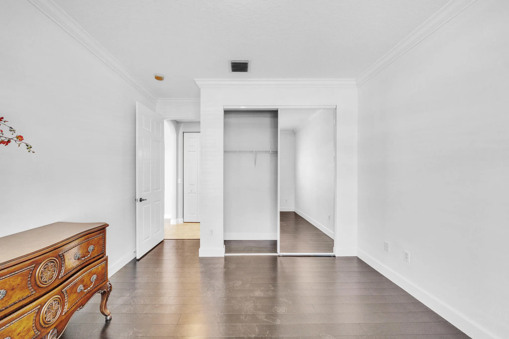 23 Guest Bedroom (2)