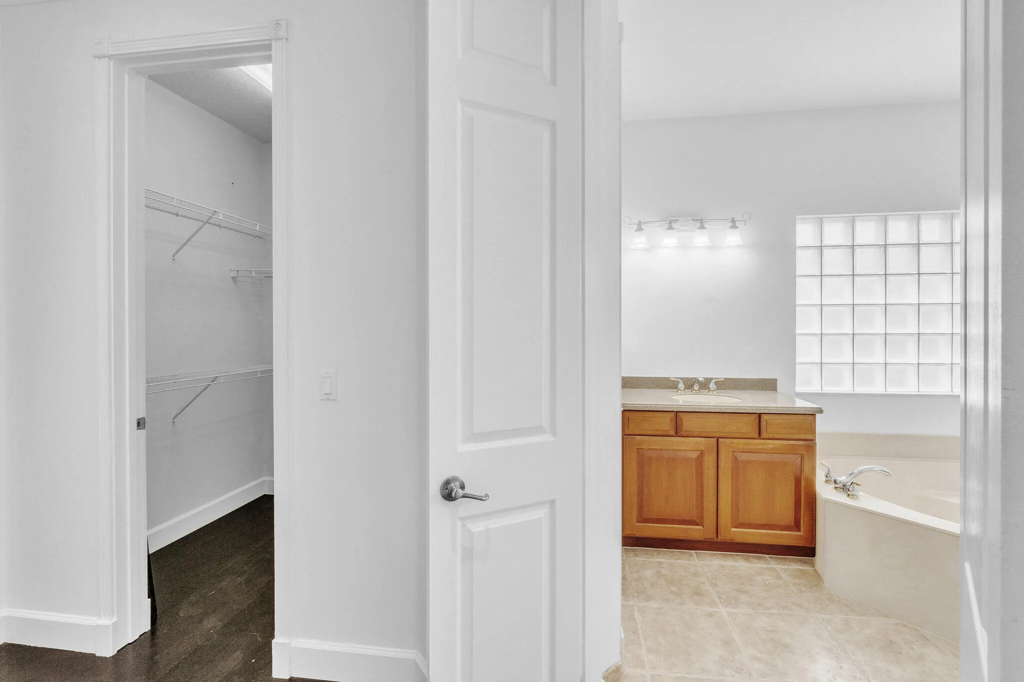 19 Primary Bathroom (1)