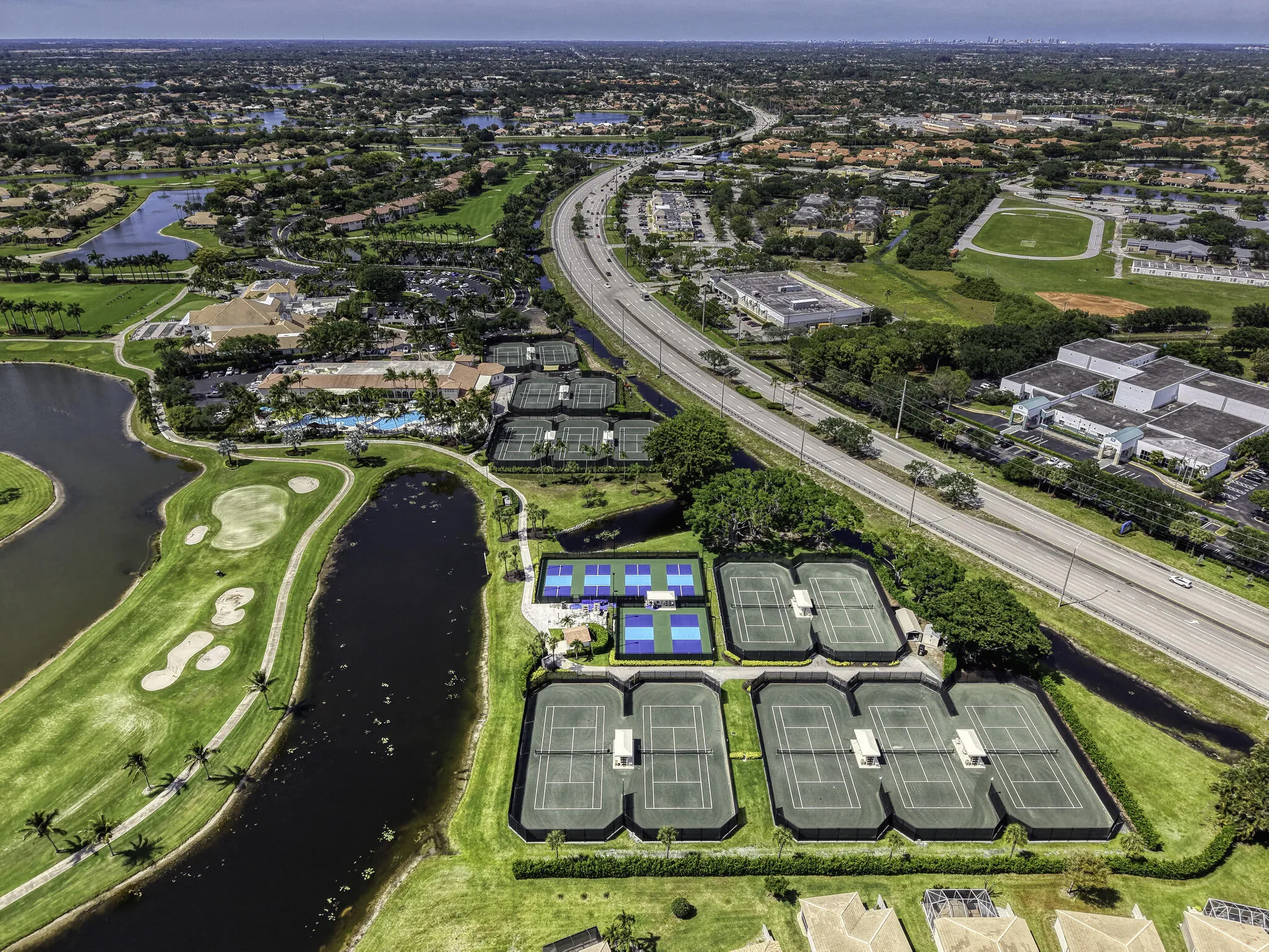 28 Clubhouse (1)