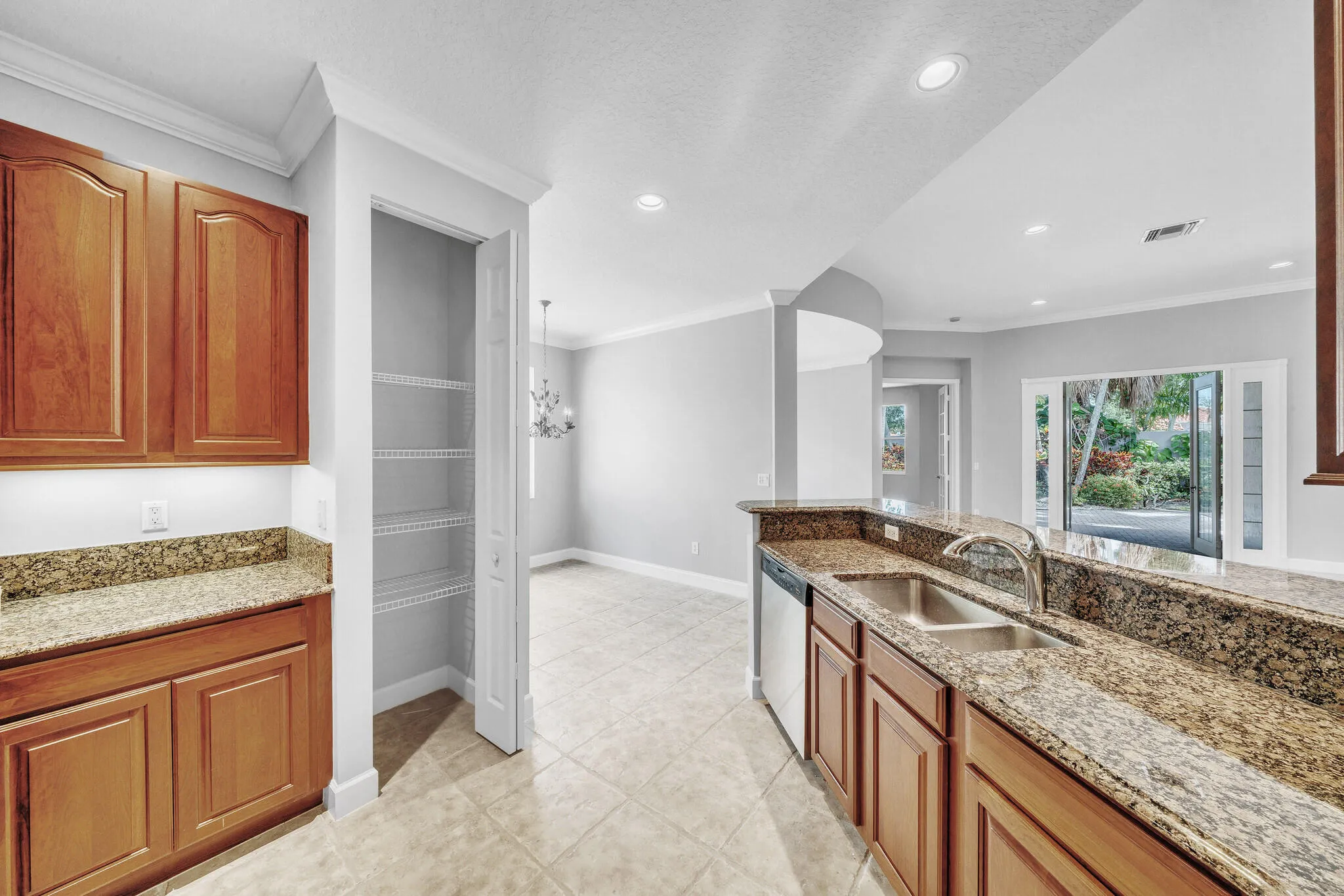 10 Kitchen (3)