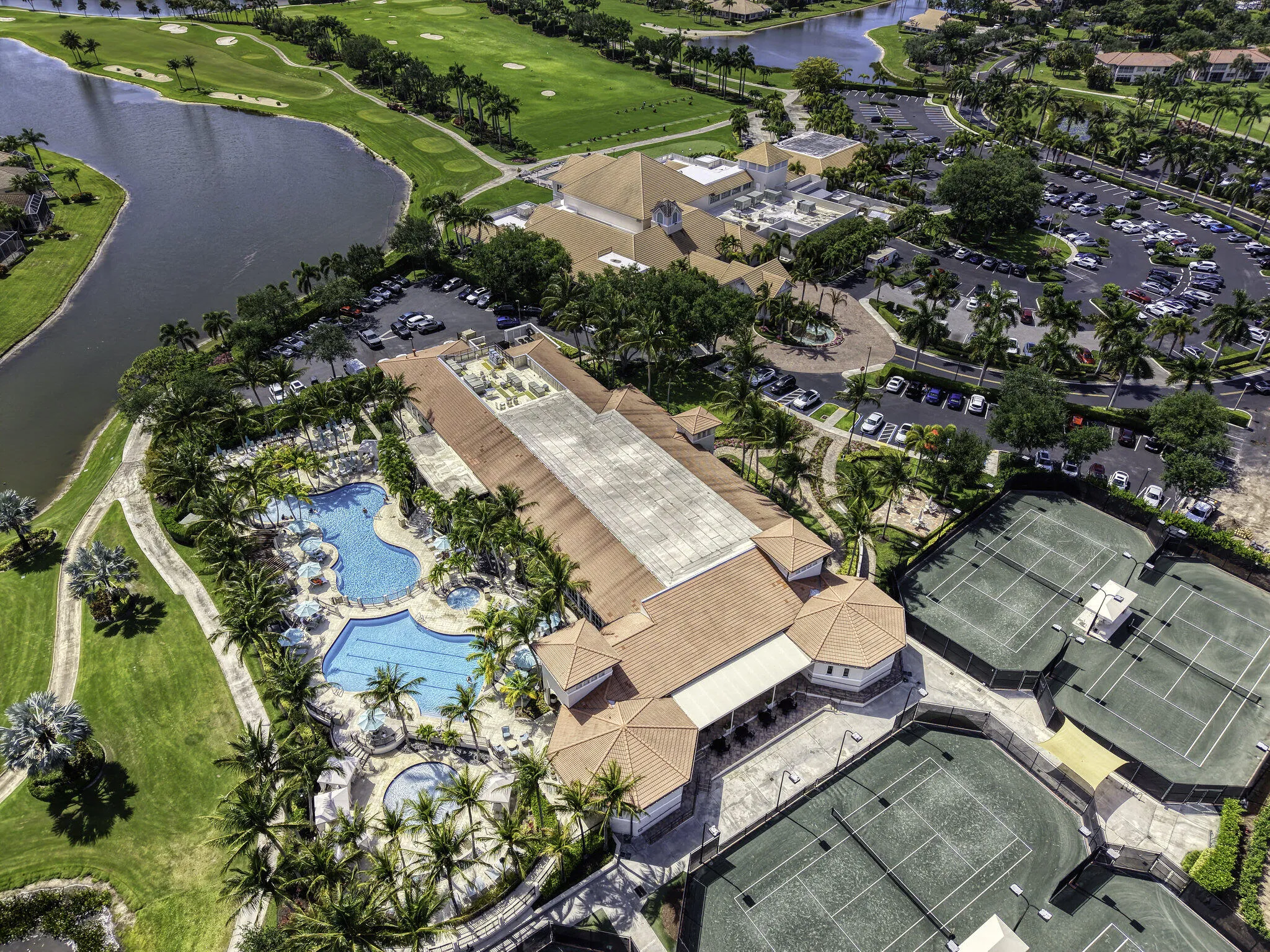 28 Clubhouse (3)
