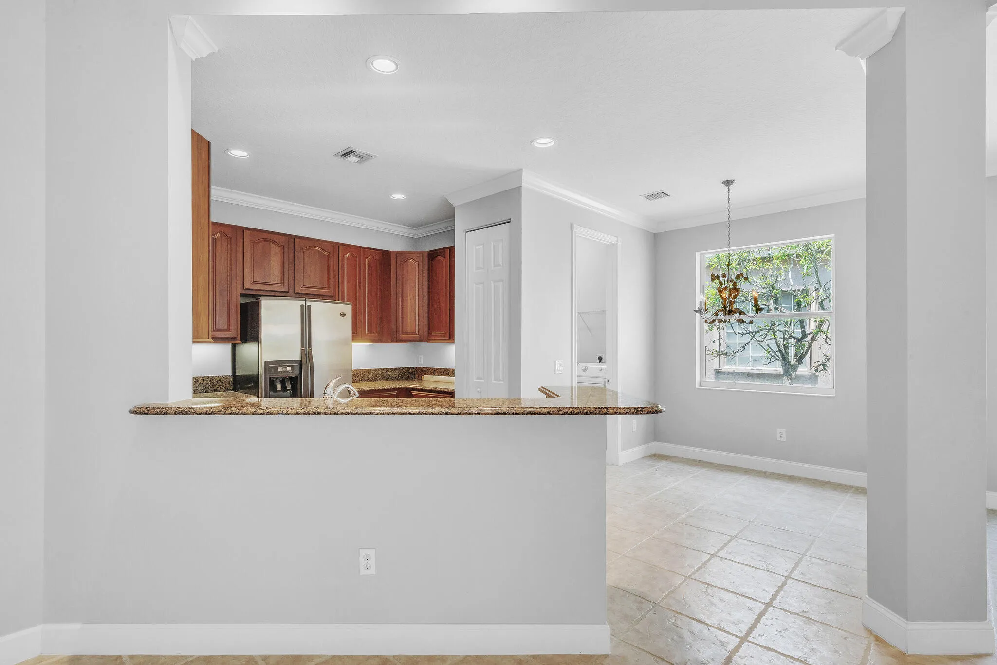 10 Kitchen (1)