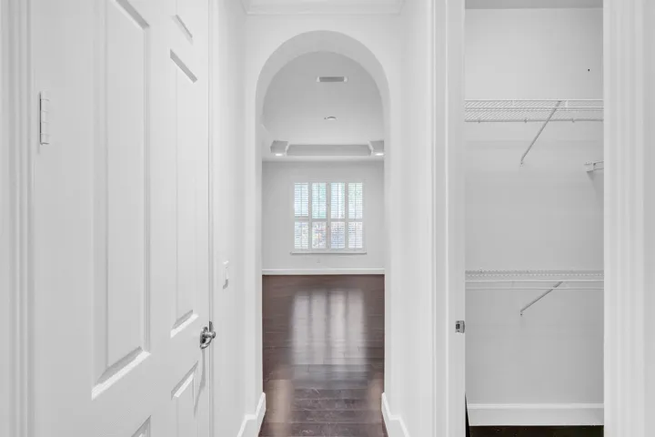 20 Primary Bedroom (2)