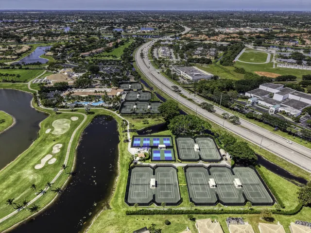 28 Clubhouse (1)