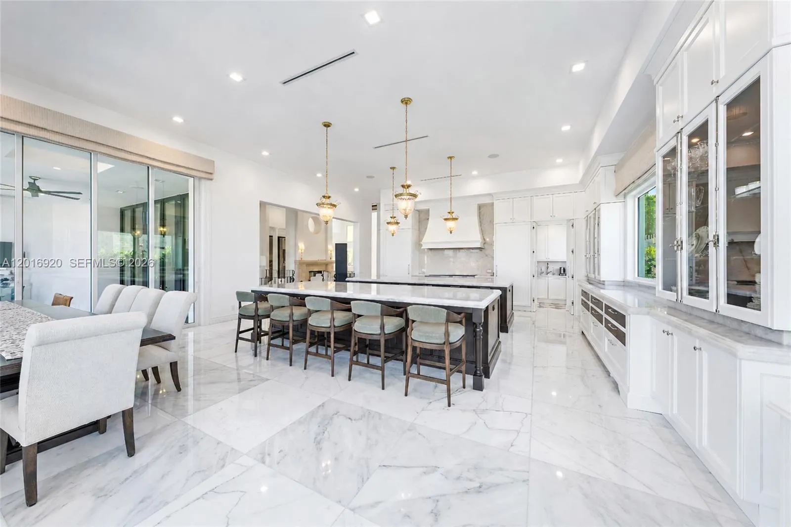 Kitchen / Dining