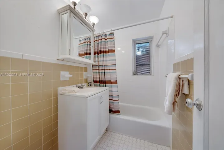 Full bathroom