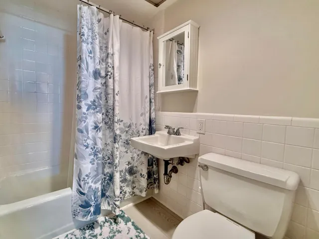 2nd bathroom