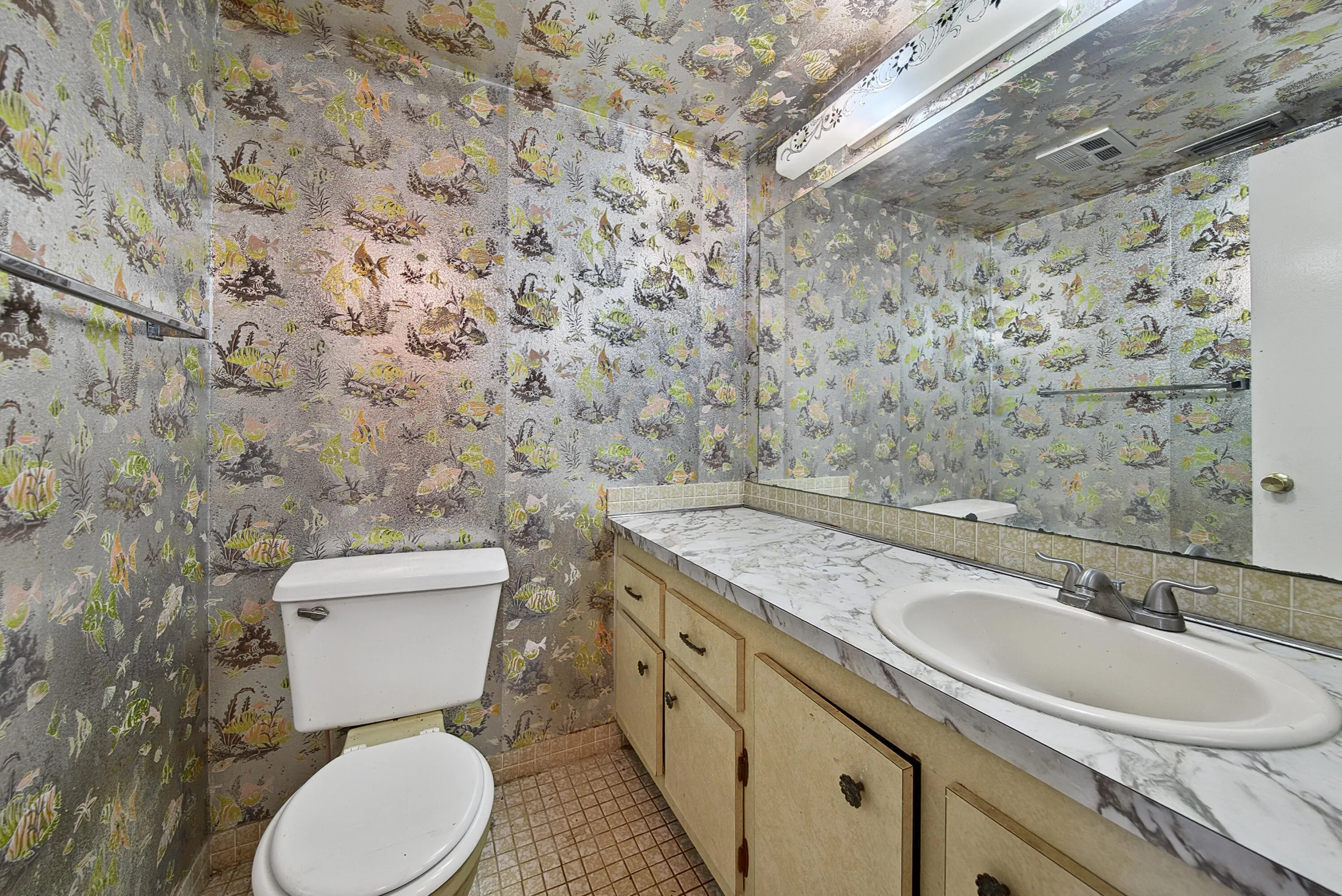 1/2 bathroom