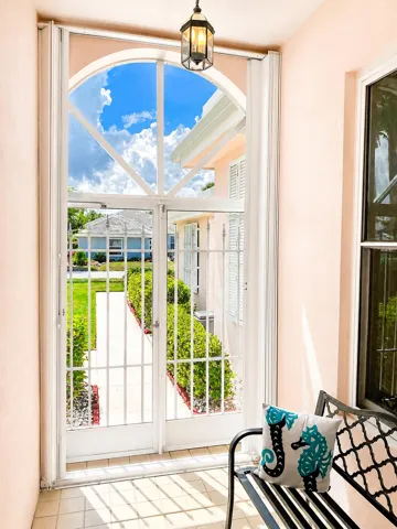 Screened Entrance Porch