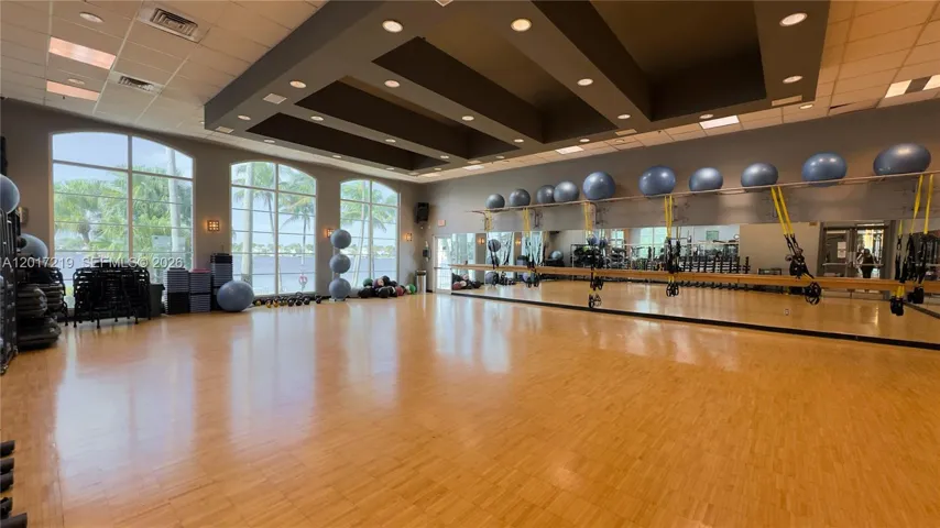 Club House Clase Salon