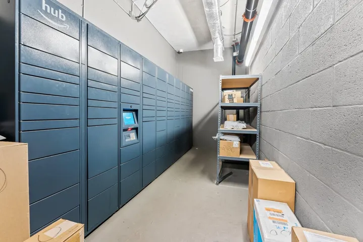 Amazon Hub
