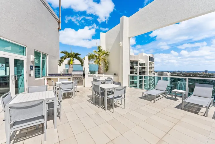 Rooftop Pool Deck - BBQ