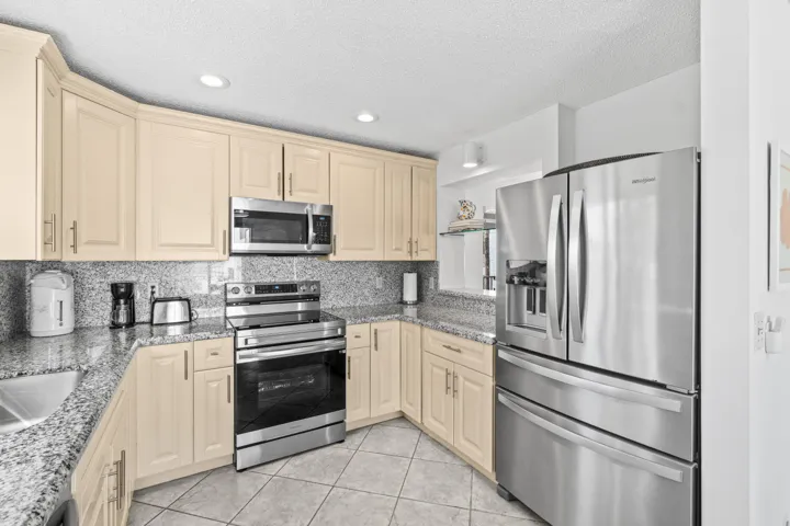 017-7533GlendevonLane-905-DelrayBeach-FL