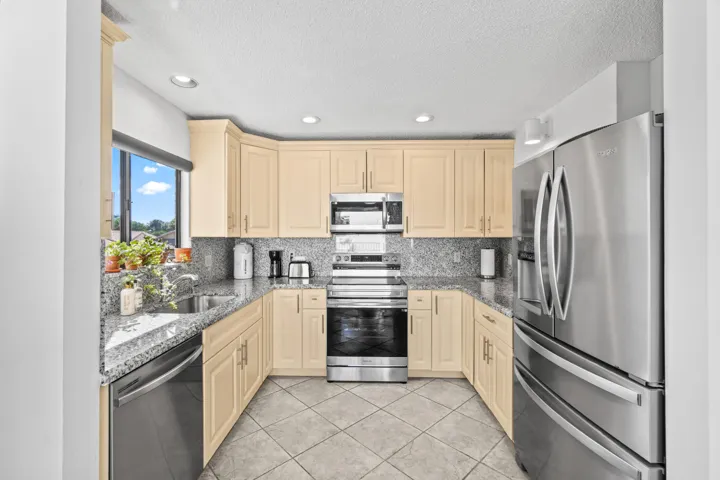 016-7533GlendevonLane-905-DelrayBeach-FL