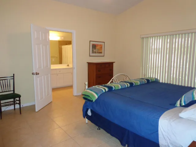 1136 & 1141 Mulberry 019