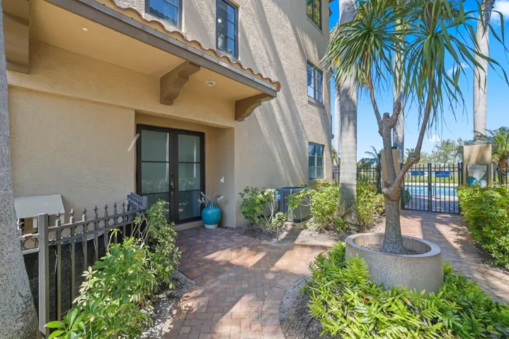 920 Via Villagio - 21.jpg-SMALL