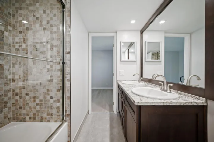 Units PH 1406 & PH 1407 are being sold together for $565,000. Unit 1407 Jack and Jill bathroom (new)