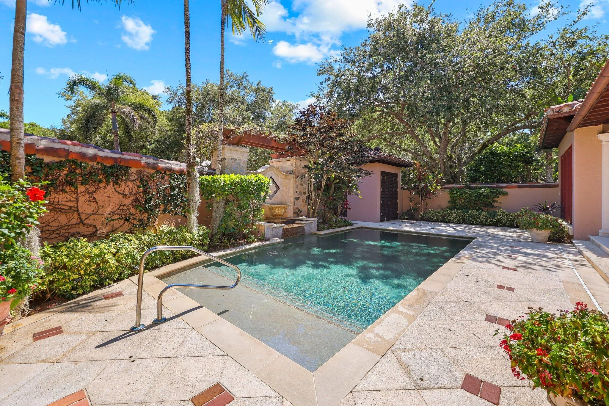 Private pool/Southern exposure