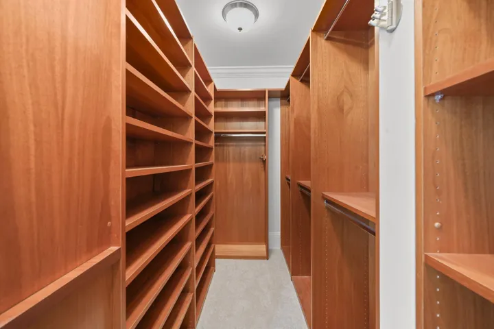 Walk in Closets