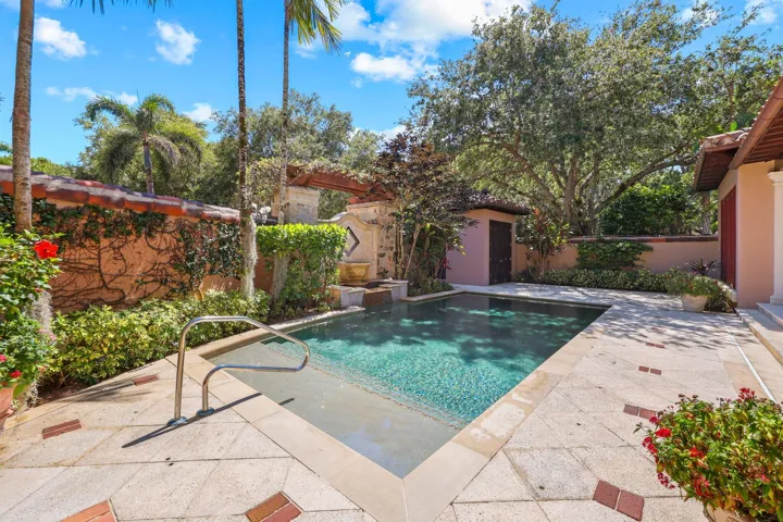 Private pool/Southern exposure