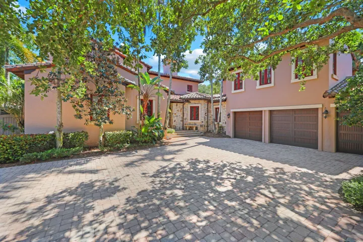 Stand alone Villa