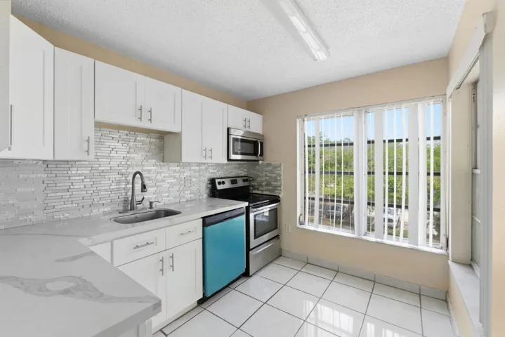 4152 Inverrary Dr_010