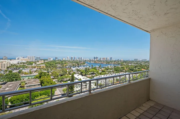 Units PH 1406 & PH 1407 are being sold together for $565,000. Unit 1407 balcony